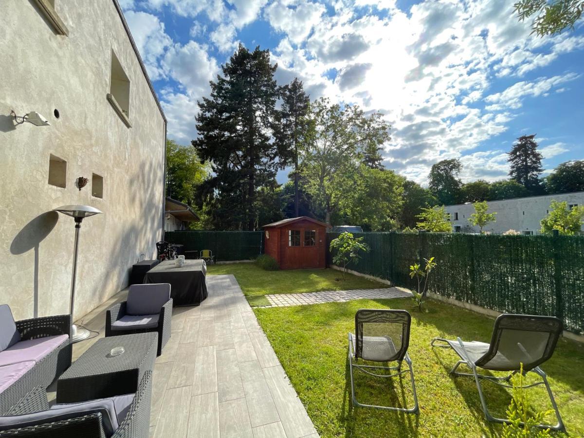 maison avec vue sur le chateau des Hautes Montées Orléans Exterior foto