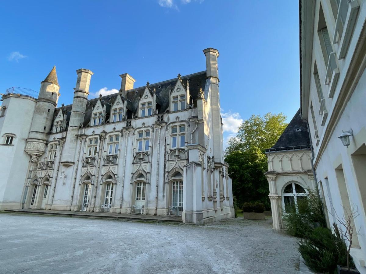 maison avec vue sur le chateau des Hautes Montées Orléans Exterior foto